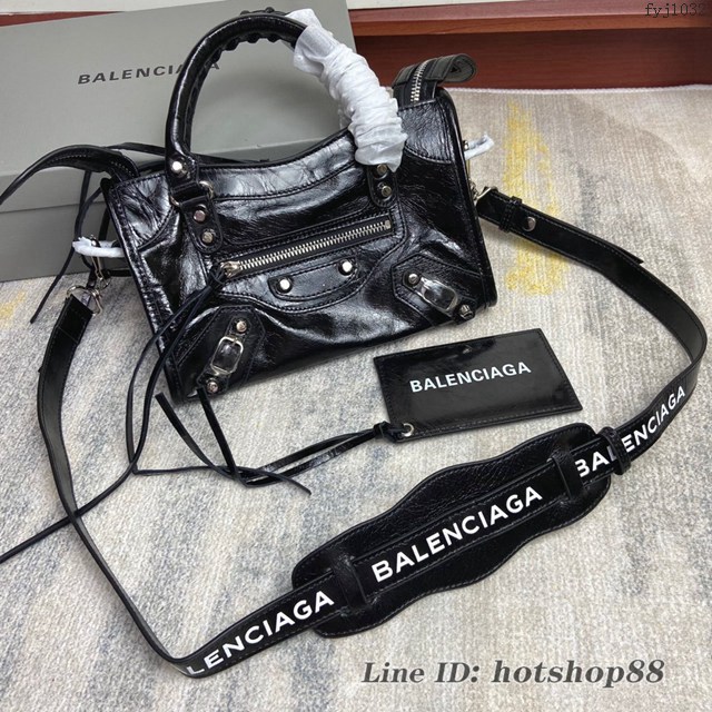 Balenciaga專櫃爆款新版迷你機車包 巴黎世家經典印字LOGO款銀色小平釘手提機車包 fyj1032