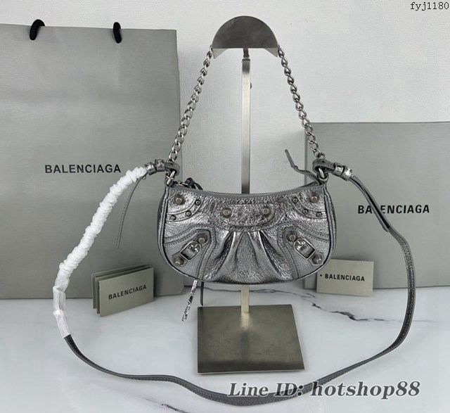 Balenciaga專櫃爆款Le Cagole單肩斜挎包機車包 巴黎世家迷你爆裂紋銀色銀扣半月牙腋下包 fyj1180