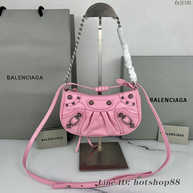 Balenciaga專櫃爆款Le Cagole單肩斜挎包機車包 巴黎世家迷你爆裂紋粉色銀扣半月牙腋下包 fyj1181