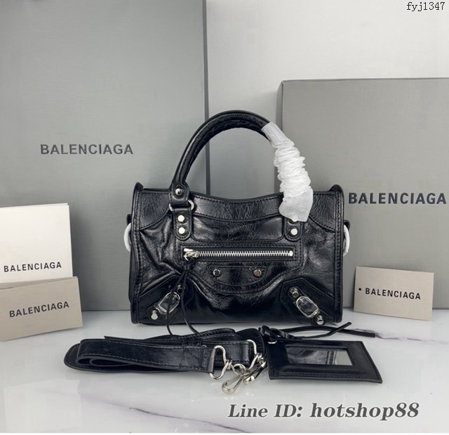 Balenciaga專櫃爆款手提女包 巴黎世家原版油蠟頭層牛皮香皮鳳梨金釘迷你機車包 fyj1347