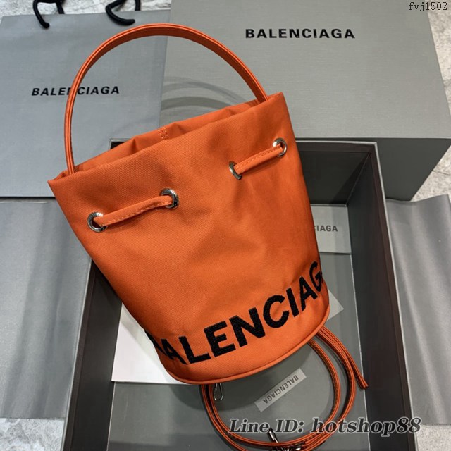 Balenciaga專櫃爆款Balen超輕水桶包 巴黎世家橙色帆布手提包 fyj1502