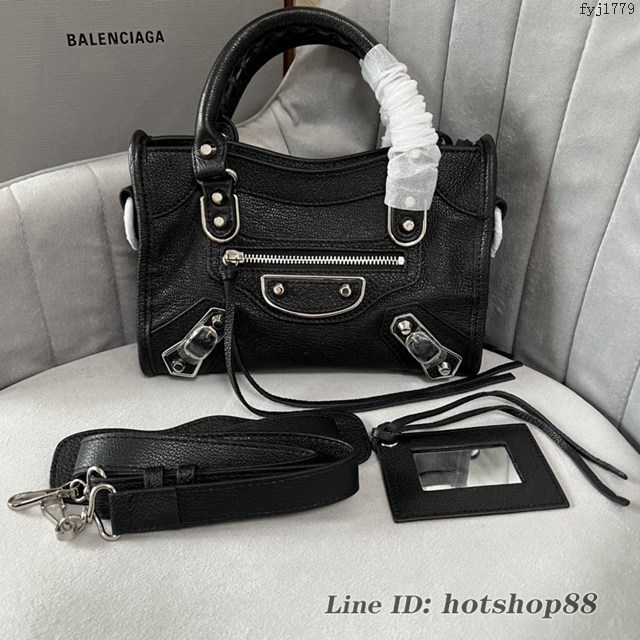 Balenciaga專櫃爆款銀扣黑色義大利進口山羊皮迷你機車包 巴黎世家原單經典手提機車包 fyj1779