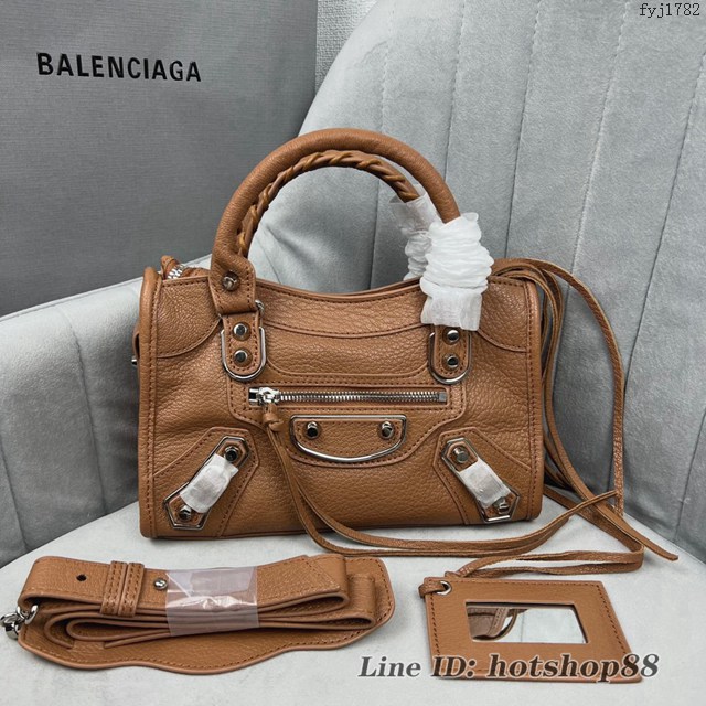 Balenciaga專櫃爆款銀扣焦糖色義大利進口山羊皮迷你機車包 巴黎世家原單經典手提機車包 fyj1782