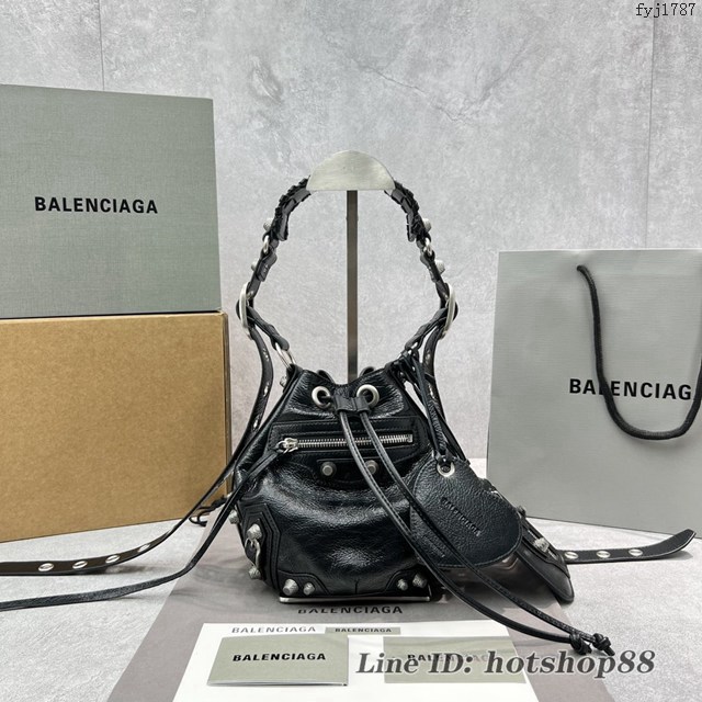 Balenciaga專櫃爆款黑色肩背包 巴黎世家新款機車水桶包 fyj1787