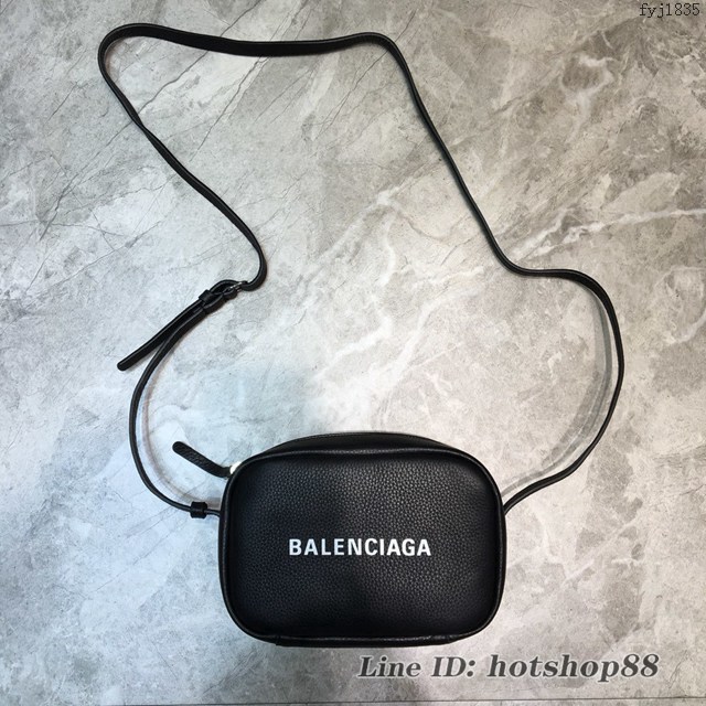 Balenciaga專櫃爆款巴黎世家EVERYDAY小號系列相機包 fyj1835