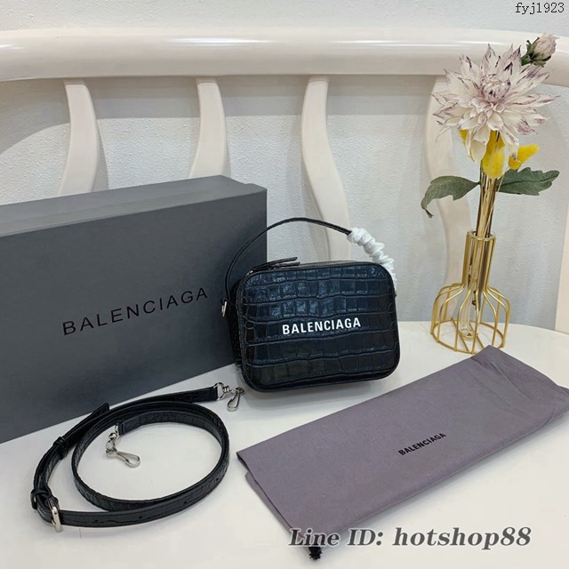 Balenciaga專櫃男女款巴黎世家Everyday Camera Mini熱賣相機包手提版斜挎小包 fyj1923