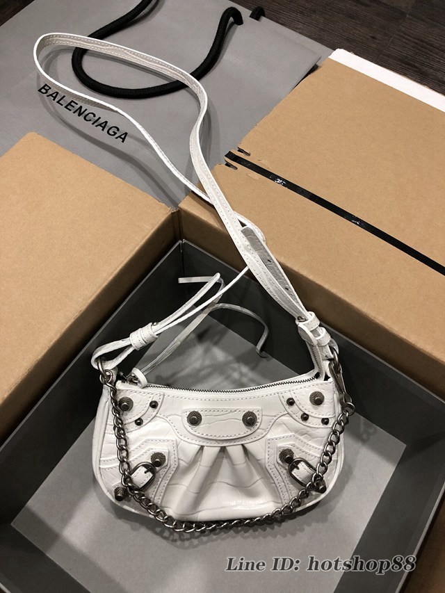 Balenciaga專櫃爆款機車包系列迷你鱷魚白色銀扣肩背女包 巴黎世家Le Cagole半月牙腋下包餃子包 fyj1942