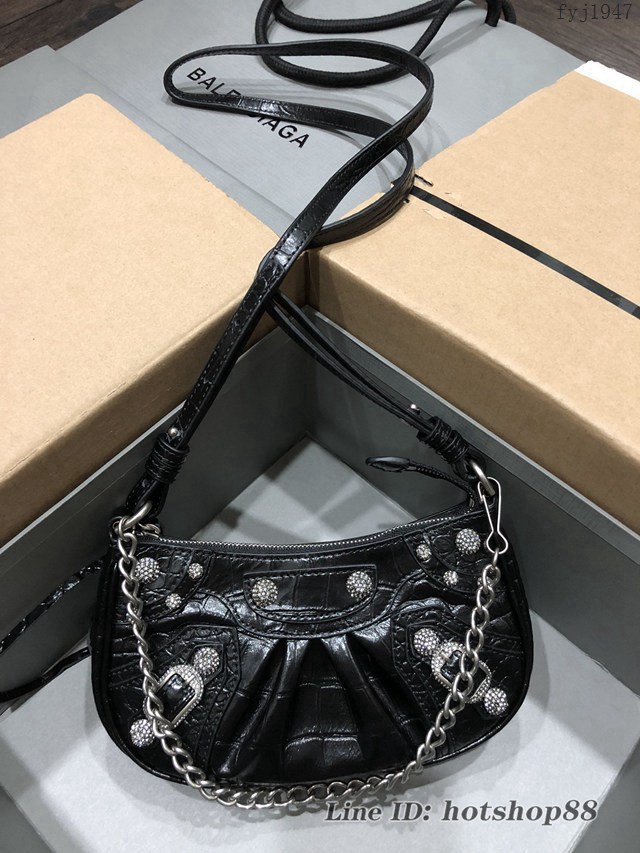 Balenciaga專櫃爆款機車包系列迷你鱷魚紋黑色帶鑽扣肩背女包 巴黎世家Le Cagole半月牙腋下包餃子包 fyj1947