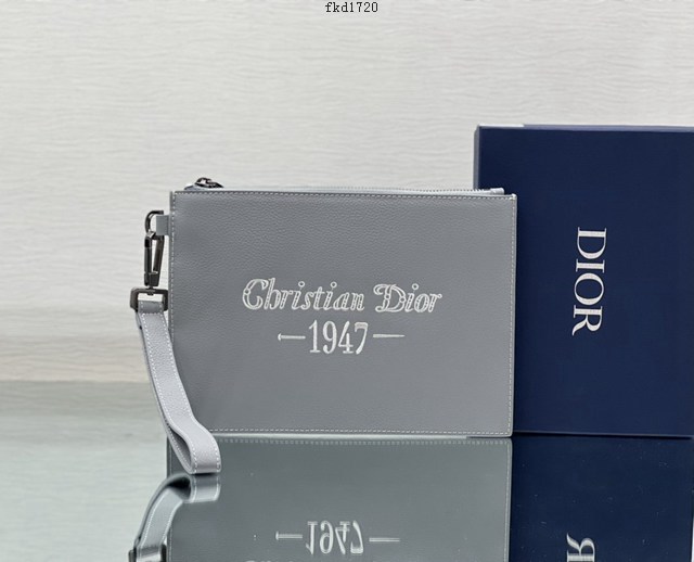 Dior專櫃2022新款全皮男士手包 飾以“Christian Dior 1947”標誌刺繡 迪奧A5手拿包 fkd1720