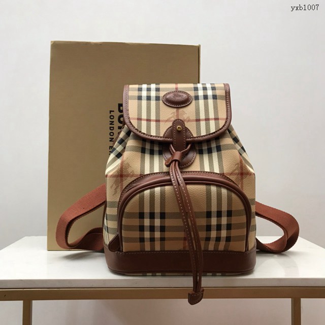 Burberry專櫃新款女士後背包書包 巴寶莉中古格紋面雙肩包 yxb1007