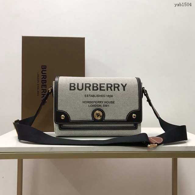 Burberry專櫃新款背斜女包 巴寶莉經典帆布配皮翻蓋女士肩背包 yxb1504