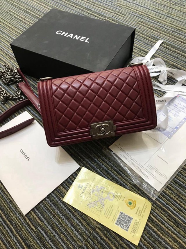 CHANEL女包 A67086 辣媽經典款 最新棱格小羊皮 釕質感金屬 BOY鏈條口蓋包 香奈兒鏈條斜挎包 djc1360