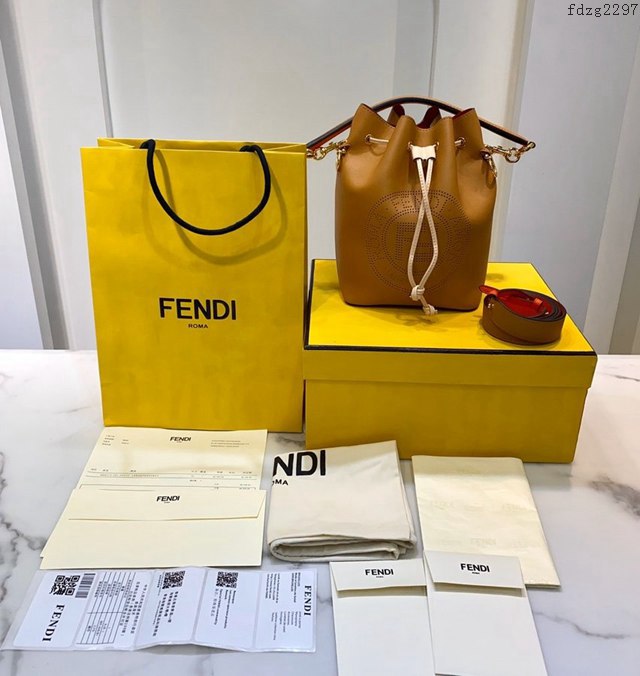 FENDI专柜精品包包 芬迪頂級複刻黃色全皮肩背女包 Fendi牛皮大號水桶包 fdzg2297