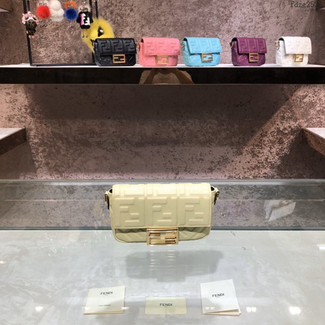 FENDI精品女包 芬迪BAGUETTE羊皮手袋 Fendi 0191s迷你肩背斜挎包 fdzg2524