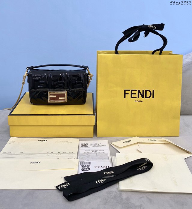 FENDI專櫃精品女包 芬迪Fendi頂級原單法棍系列黑色漆皮小號手提肩背包 fdzg2653