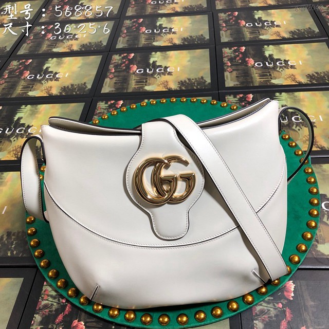 Gucci經典款女包 568857 Gucci新款斜跨單肩包 古馳rli系列 白色真皮A中號肩背新月包  gqy2048