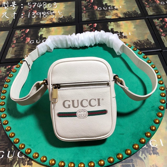 Gucci專櫃款男包 574803 Gucci新款男士全牛皮復古標識印花挎包 古馳情侶款相機包  gqy2114