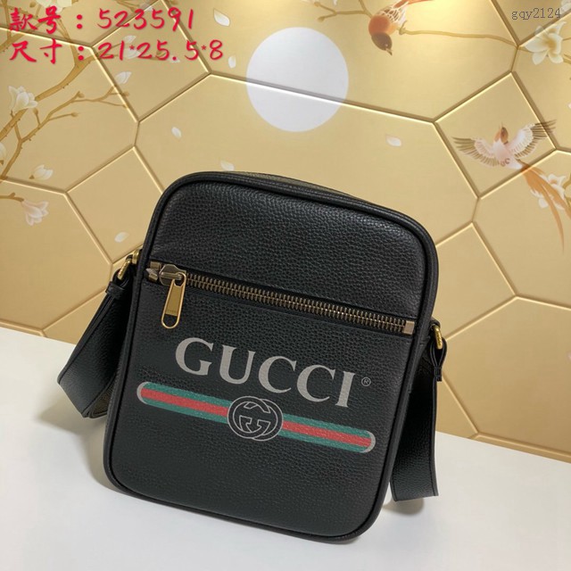 Gucci專櫃款男包 523591 古馳復古印花挎包 軟皮革 Gucci百搭男士郵差包  gqy2124