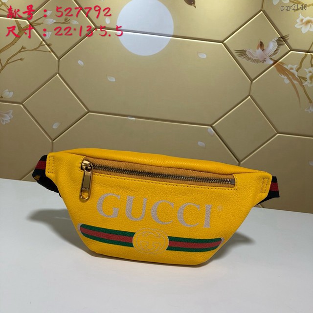 Gucci腰包 527792 古馳新款挎包 Gucci19新款白色logo印花腰包 男女同款  gqy2146