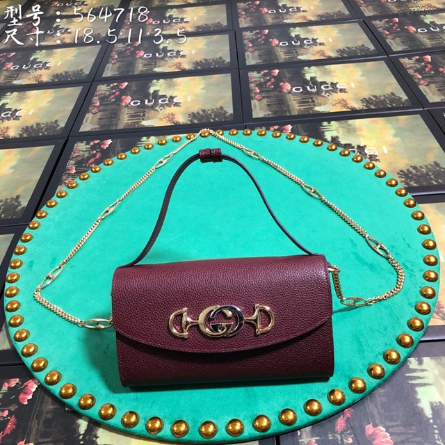 Gucci高仿專櫃女包 564718 Gucci古馳Zumi系列女士手袋 互扣式G馬銜扣 Gucci鏈條單肩斜挎小包  gqy3286