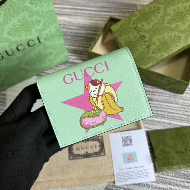 Gucci專櫃新款女士短夾錢包 古馳《古馳愛的進行曲》系列彩虹星星Bananya印花卡片夾701009 gqy4184