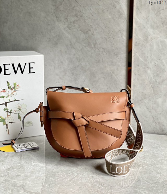 Loewe專櫃2022新款升級版字母寛肩帶馬鞍包 羅意威MiniGateDual手袋 男女款單肩斜挎腰包胸包 10183 lyw1047