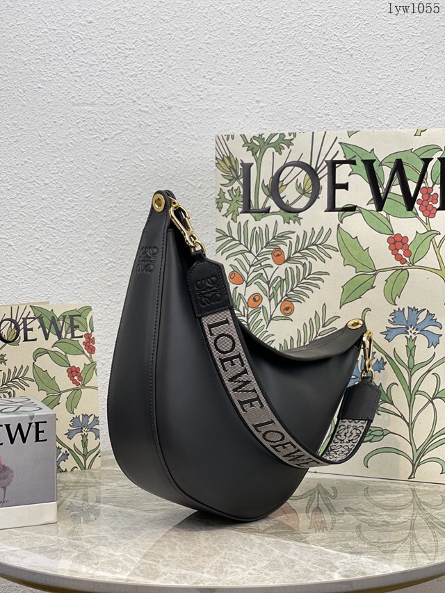 Loewe專櫃最新Luna系列月亮包 羅意威全皮肩背包腋下包 10195 lyw1055