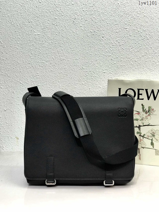 Loewe專櫃經典款男士郵差包牛皮挎包 羅意威最新限量男士腰包 型號11360 lyw1101