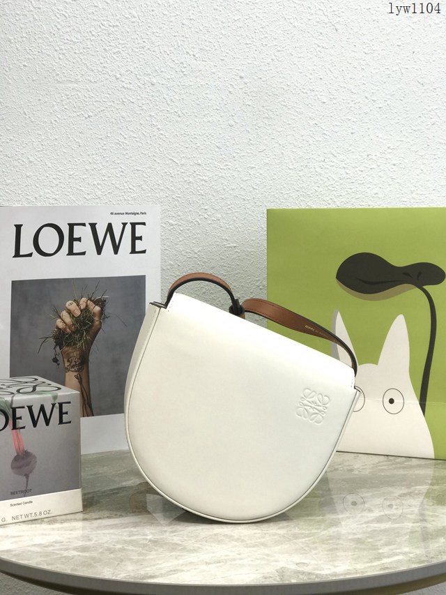 Loewe專櫃2022全新Heel duo系列單肩斜挎包 羅意威小牛皮翻蓋開合腋下包 型號10194 lyw1104