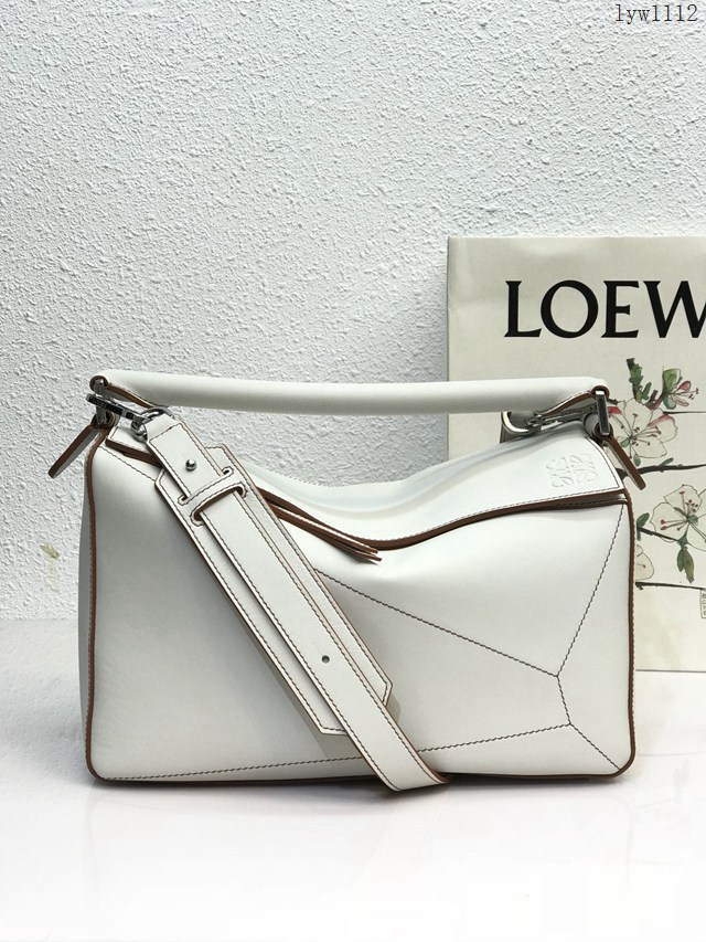 Loewe專櫃2022新顏色珍珠白羅意威Puzzle男女款中號手提肩背包 10179 lyw1112