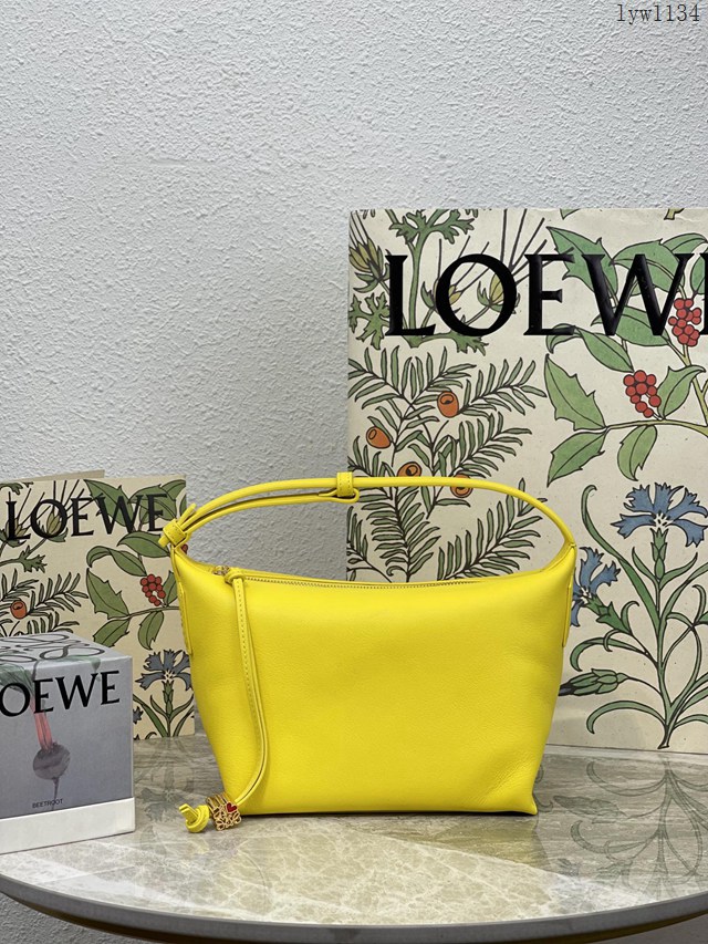 Loewe專櫃2022全新cubi全皮飯盒包 羅意威納帕牛皮便當包腋下包 型號10233 lyw1134