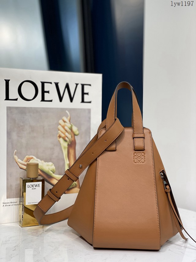 Loewe專櫃新顏色女包吊床包 羅意威經典小牛皮Hammock bag手提肩背包 10166 lyw1197