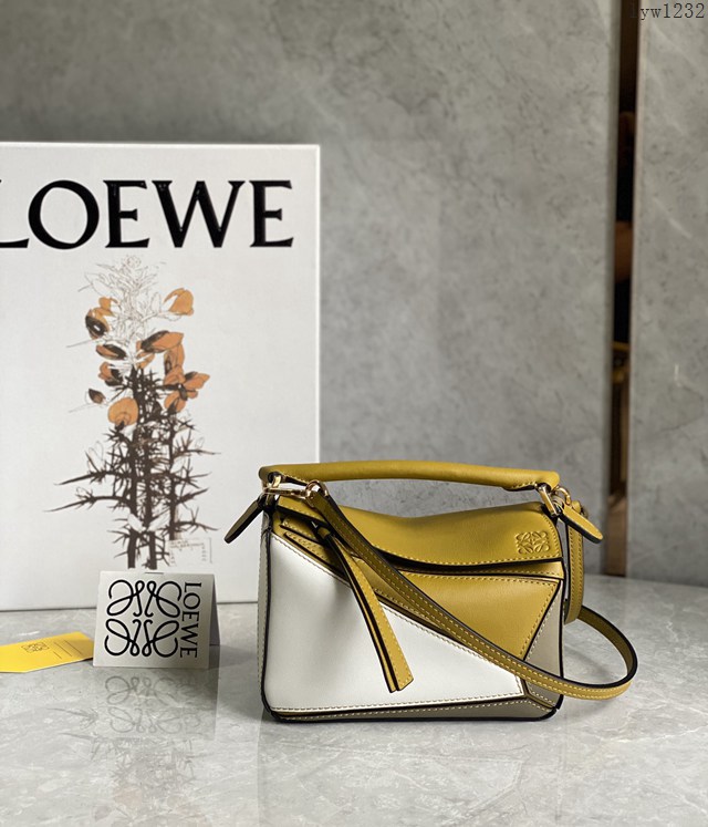 Loewe羅意威Puzzle女款系列拼色mini號手提肩背包 lyw1232