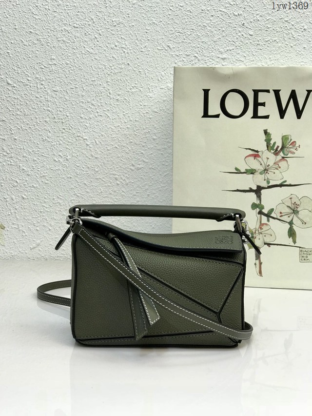 Loewe專櫃經典款2022新顏色迷你女包 羅意威Puzzle系列Mini女款手提肩背包小牛皮幾何包 10173 lyw1369