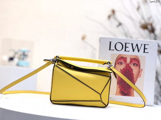 Loewe專櫃經典款2022新顏色迷你女包 羅意威Puzzle系列Mini女款手提肩背包小牛皮幾何包 10173 lyw1375