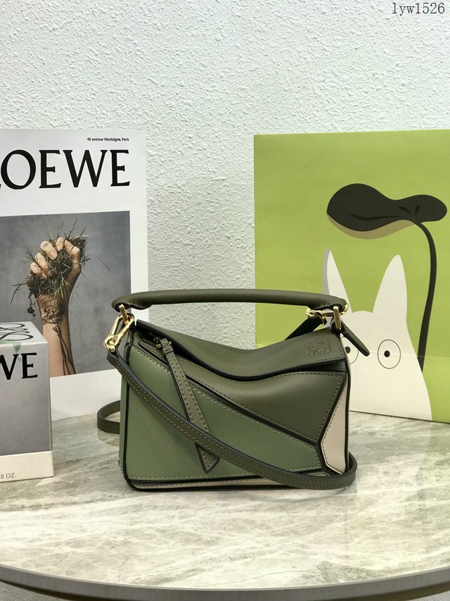 Loewe專櫃經典款2022新顏色迷你女包 羅意威Puzzle系列Mini女款手提肩背包小牛皮幾何包 10173 lyw1526