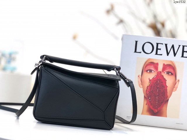 Loewe專櫃經典款2022新顏色迷你女包 羅意威Puzzle系列Mini女款手提肩背包小牛皮幾何包 10173 lyw1532