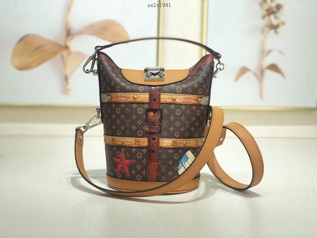 路易威登LV女包 M52276 官方限量款 Duffle Trunk絲印徽章薯條包 LV老花手袋 xxlv1941