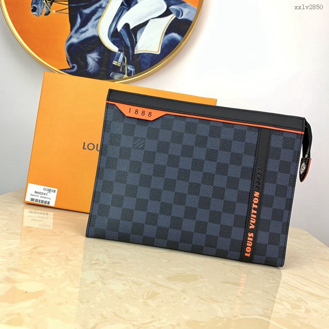 路易威登LV手包 M60241 飾皮 1888 POCHETTE VOYAGE中號手拿包 LV經典款男士手拿包 xxlv2850