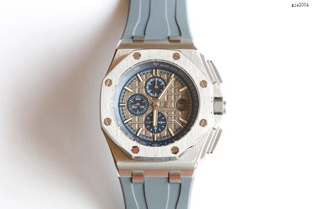 爱彼Audemars Piguet系列 皇家橡树离岸型限量多功能机械腕表 gjs2004