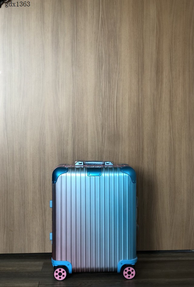 RIMOWA限量聯名系列以洛杉磯落日美景為靈感來源創作彩色旅行箱 gdx1363