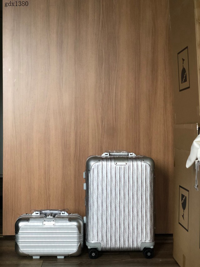 日默瓦RIMOWA首次與Dior合作款全鋁行李箱四輪拉杆箱 gdx1380