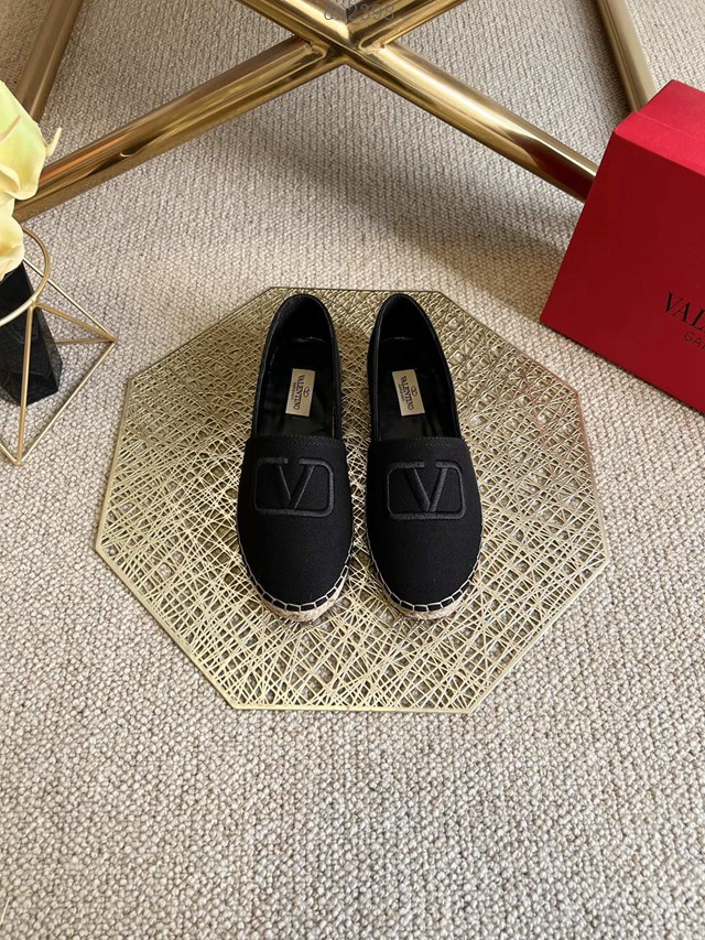 Valentino Garavani華倫天奴22春夏帆布V型logo漁夫鞋可折疊鞋跟草編鞋 dx2398