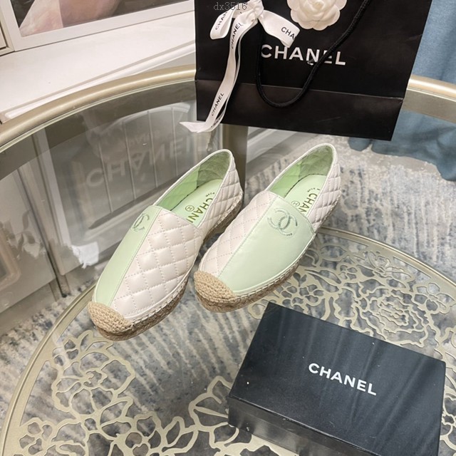 chanel2022最新頂級綿羊皮單鞋 香奈兒淺綠白拼色漁夫鞋 dx3516