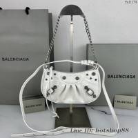 Balenciaga專櫃爆款Le Cagole單肩斜挎包機車包 巴黎世家迷你鱷魚紋白色銀扣半月牙腋下包 fyj1174