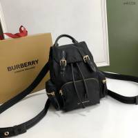 Burberry專櫃新款女士雙肩包 巴寶莉迷你小號兩用斜背雙肩式軍旅背包 yxb1224