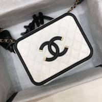 CHANEL女包 Chanel 四方盒化妝包 原廠魚子醬牛皮 純鋼輕紗金鎖頭 香奈兒中號化妝包 djc1762