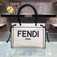 FENDI精品休閒購物包 芬迪漫畫繪製限量帆布托特包 Fendi加州天空系列托特包 fdzg2581