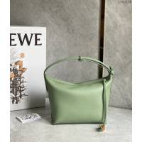 Loewe專櫃2022全新牛油果綠cubi全皮飯盒包 羅意威納帕牛皮便當包腋下包 型號10233 lyw1106