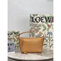 Loewe專櫃2022全新cubi全皮飯盒包 羅意威納帕牛皮便當包腋下包 型號10233 lyw1137